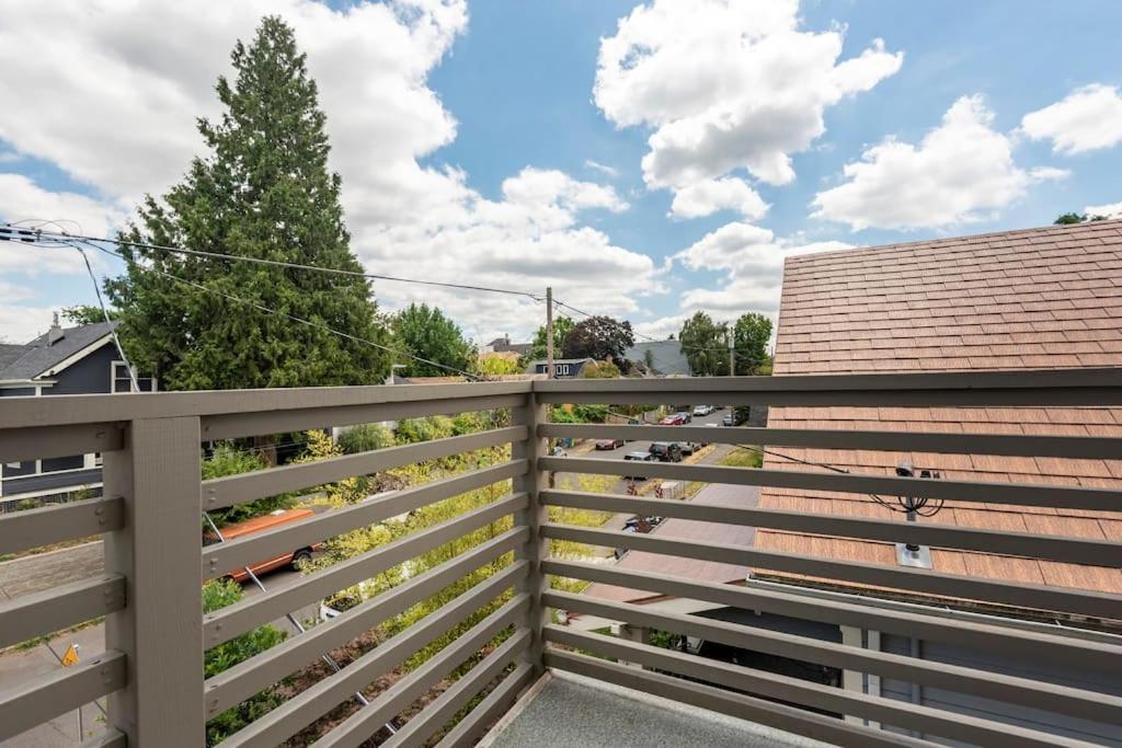 Comfy Family Home, Walkable Neighborhood + Patio! Portland Ngoại thất bức ảnh