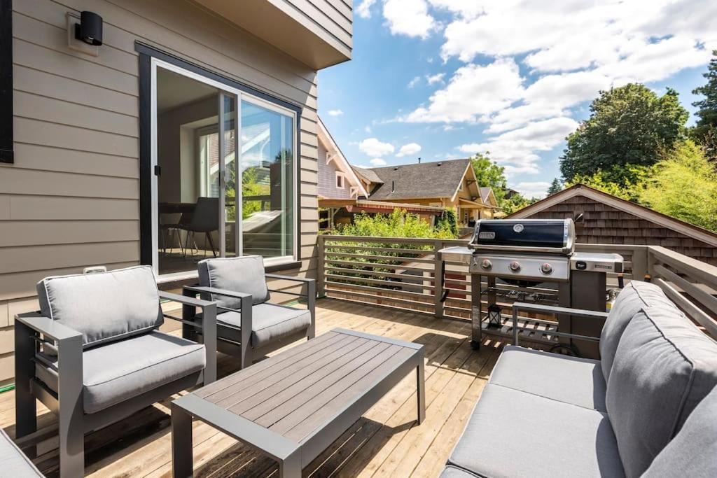 Comfy Family Home, Walkable Neighborhood + Patio! Portland Ngoại thất bức ảnh