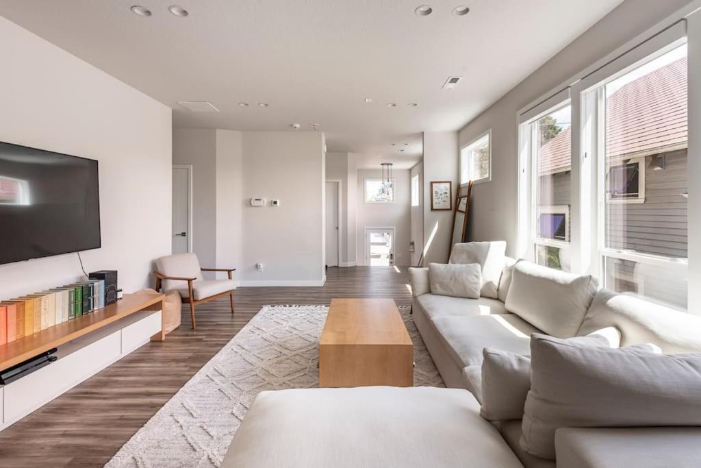 Comfy Family Home, Walkable Neighborhood + Patio! Portland Ngoại thất bức ảnh