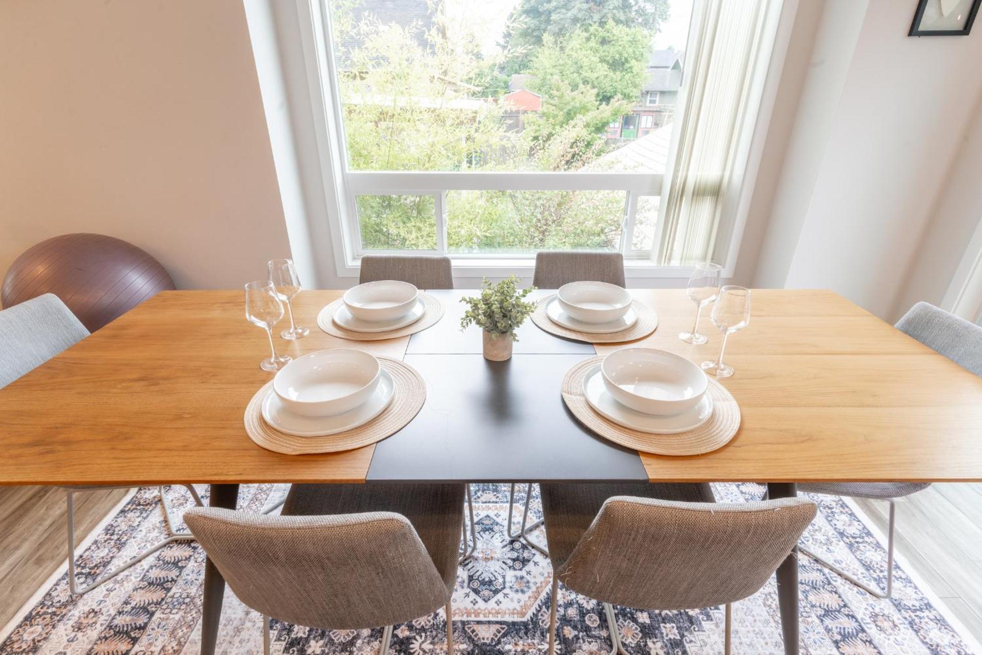 Comfy Family Home, Walkable Neighborhood + Patio! Portland Ngoại thất bức ảnh