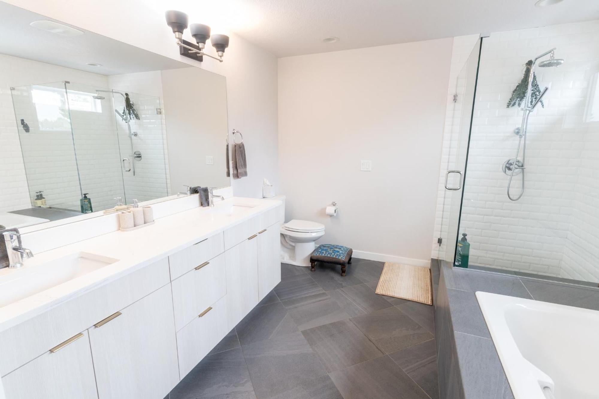 Comfy Family Home, Walkable Neighborhood + Patio! Portland Ngoại thất bức ảnh