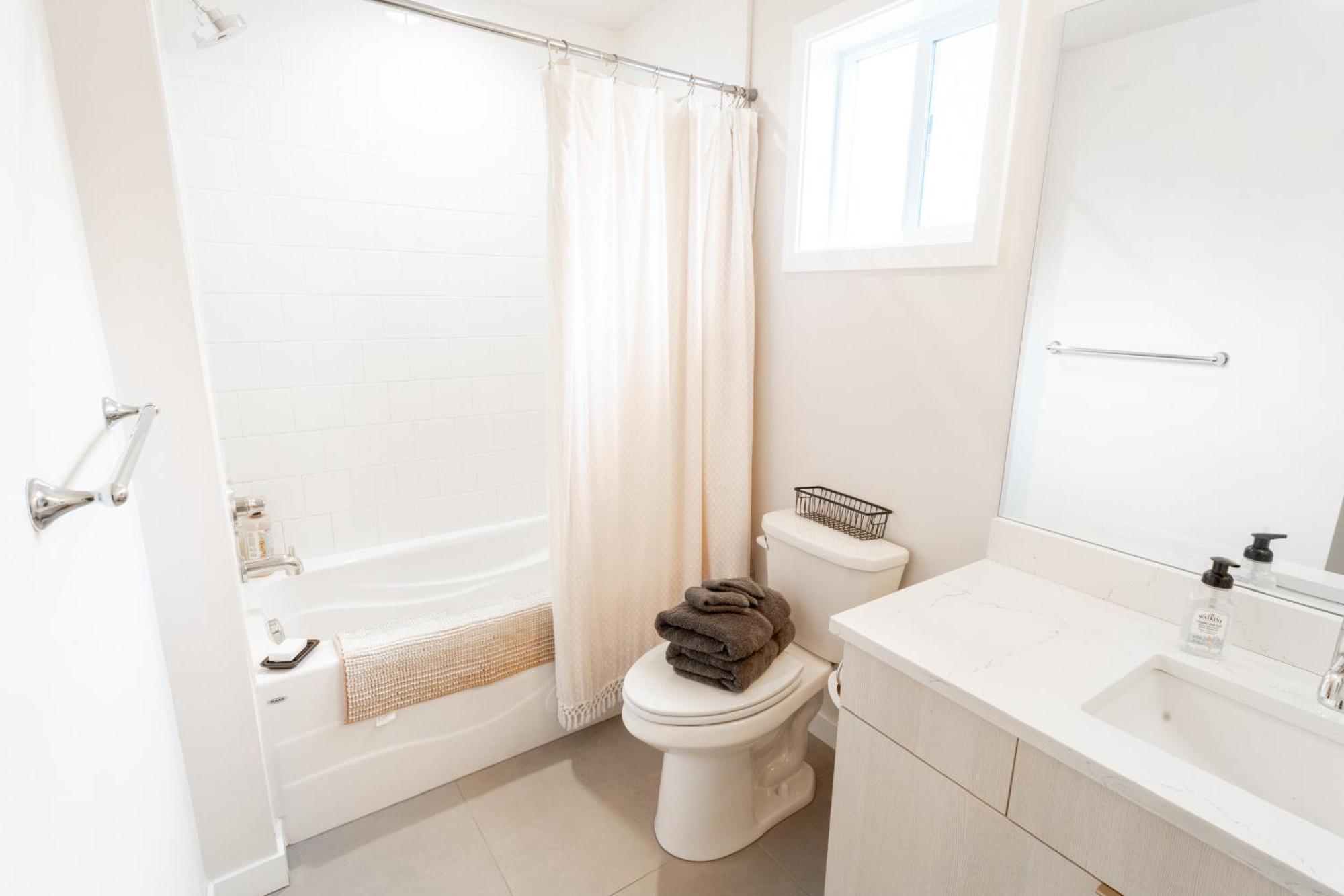 Comfy Family Home, Walkable Neighborhood + Patio! Portland Ngoại thất bức ảnh